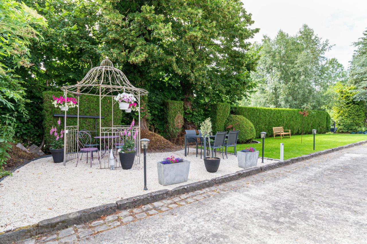 Au Petit Dragon Bed and Breakfast Bergen Buitenkant foto