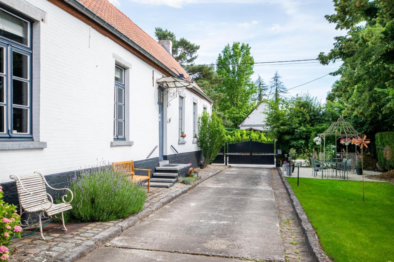 Au Petit Dragon Bed and Breakfast Bergen Buitenkant foto
