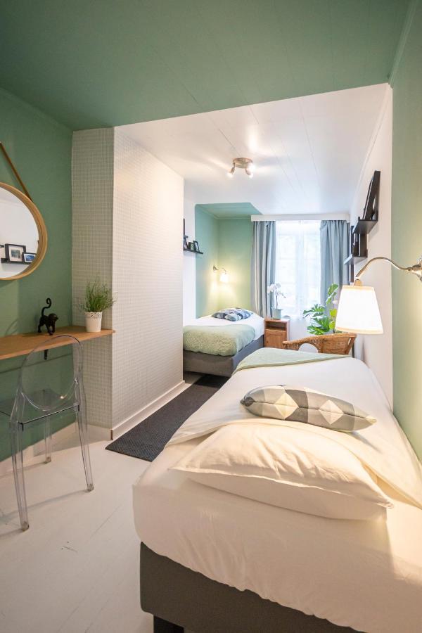 Au Petit Dragon Bed and Breakfast Bergen Buitenkant foto