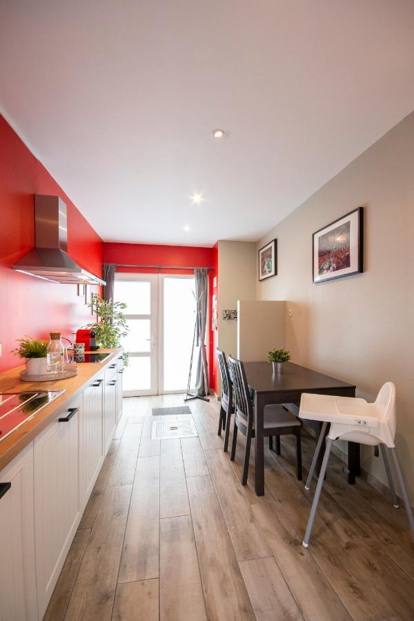 Au Petit Dragon Bed and Breakfast Bergen Buitenkant foto