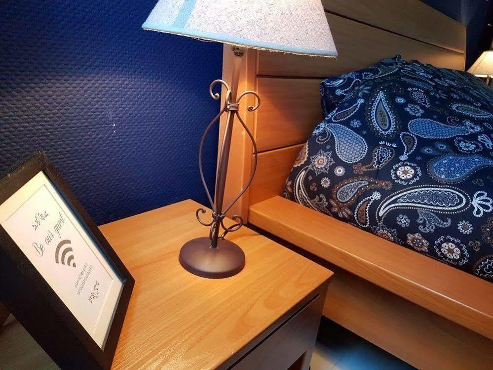 Au Petit Dragon Bed and Breakfast Bergen Buitenkant foto